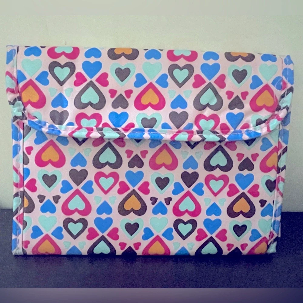 Multiple accessories for little princess, clips, purse,bands, bags & photo frame - Picture 8 of 12